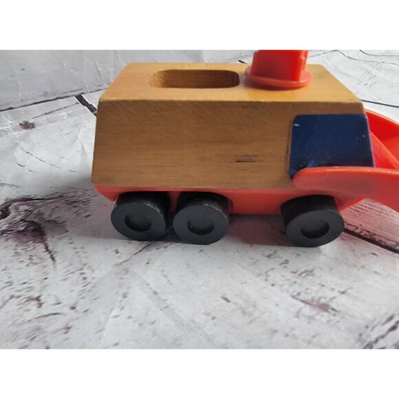 Vintage 1971 wood, wind up Toy construction Truck Mattel Made Hong Kong - Picture 4 of 7